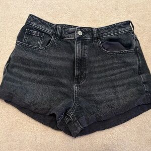 PacSun black mom jean shorts, size 29